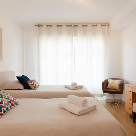 아파트 2-br 2 Min From The Beaches *