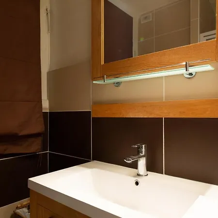2-br 2 Min From The Beaches 아파트