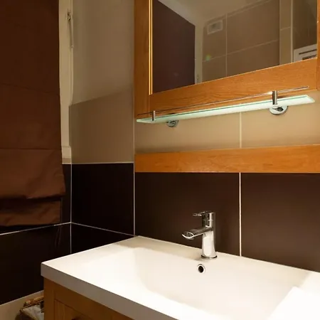 2-br 2 Min From The Beaches