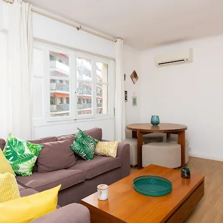 2-br 2 Min From The Beaches *