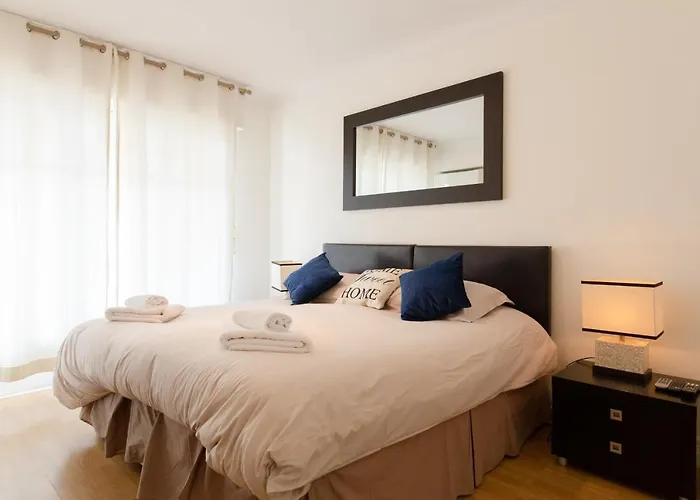 2-br 2 Min From The Beaches Lägenhet