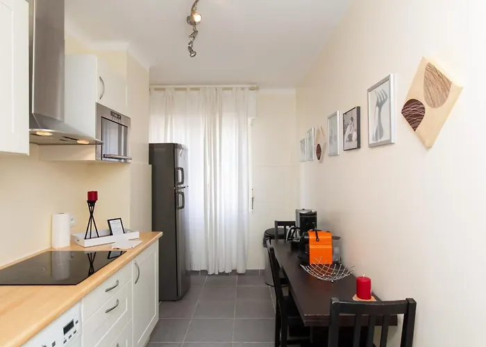 2-br 2 Min From The Beaches Lägenhet *