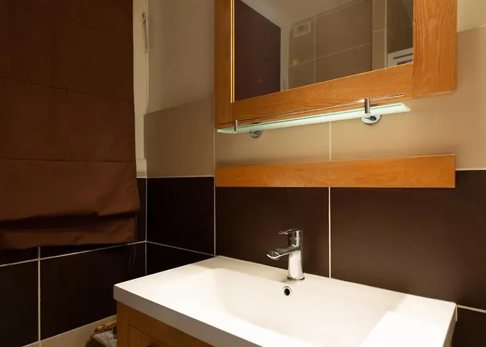 2-br 2 Min From The Beaches