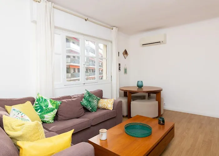 2-br 2 Min From The Beaches *